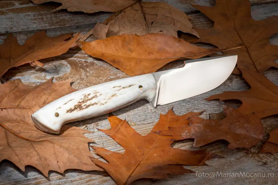 The Tracker — N690 Stag horn