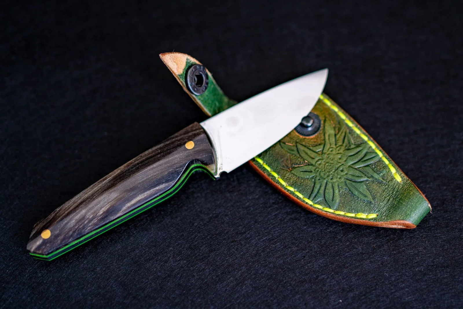 Hunting neck knife — RWL 34 Muflon horn